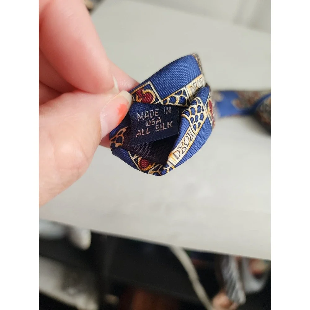 Sutter & Grant Mens Blue Geometric Abstract Silk Necktie Made in USA Classic Tie